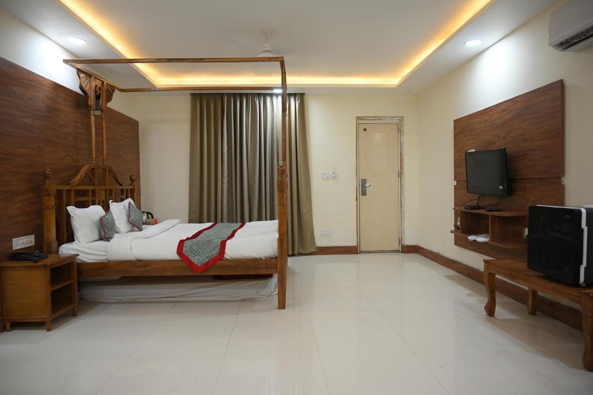 Orchha Club And Resort - Ocr 外观 照片
