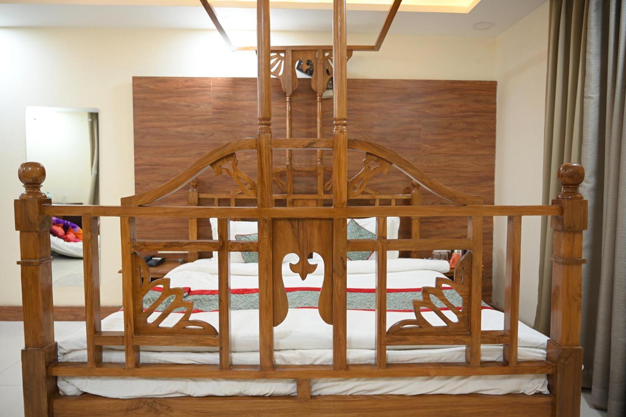 Orchha Club And Resort - Ocr 外观 照片