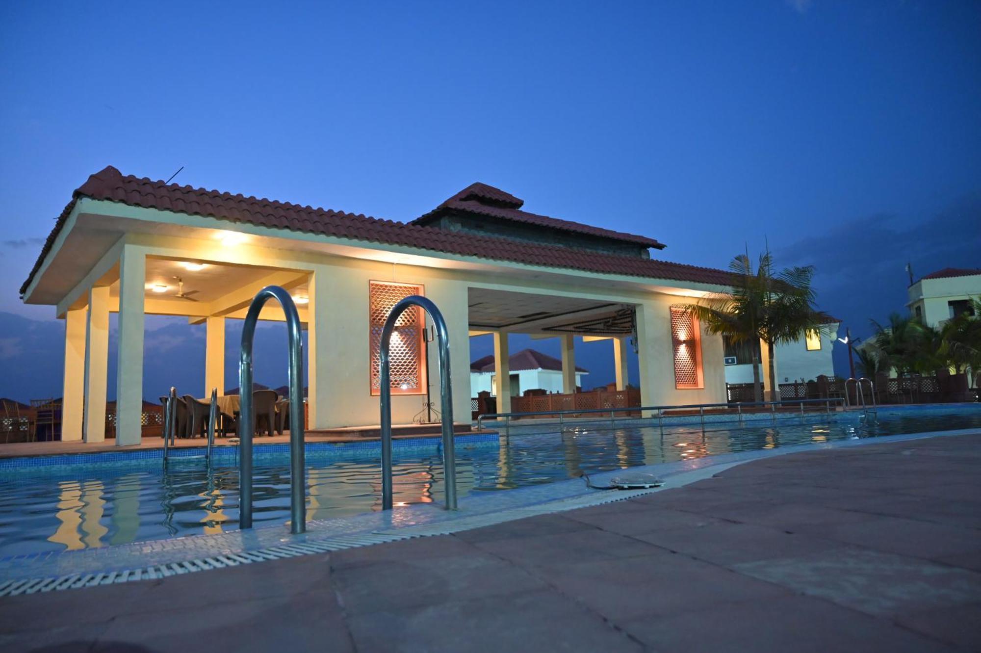 Orchha Club And Resort - Ocr 外观 照片
