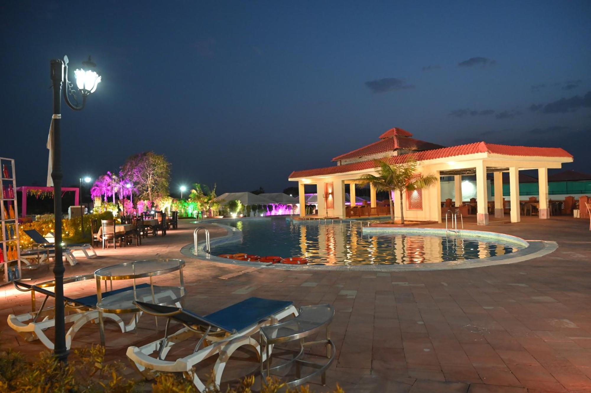 Orchha Club And Resort - Ocr 外观 照片