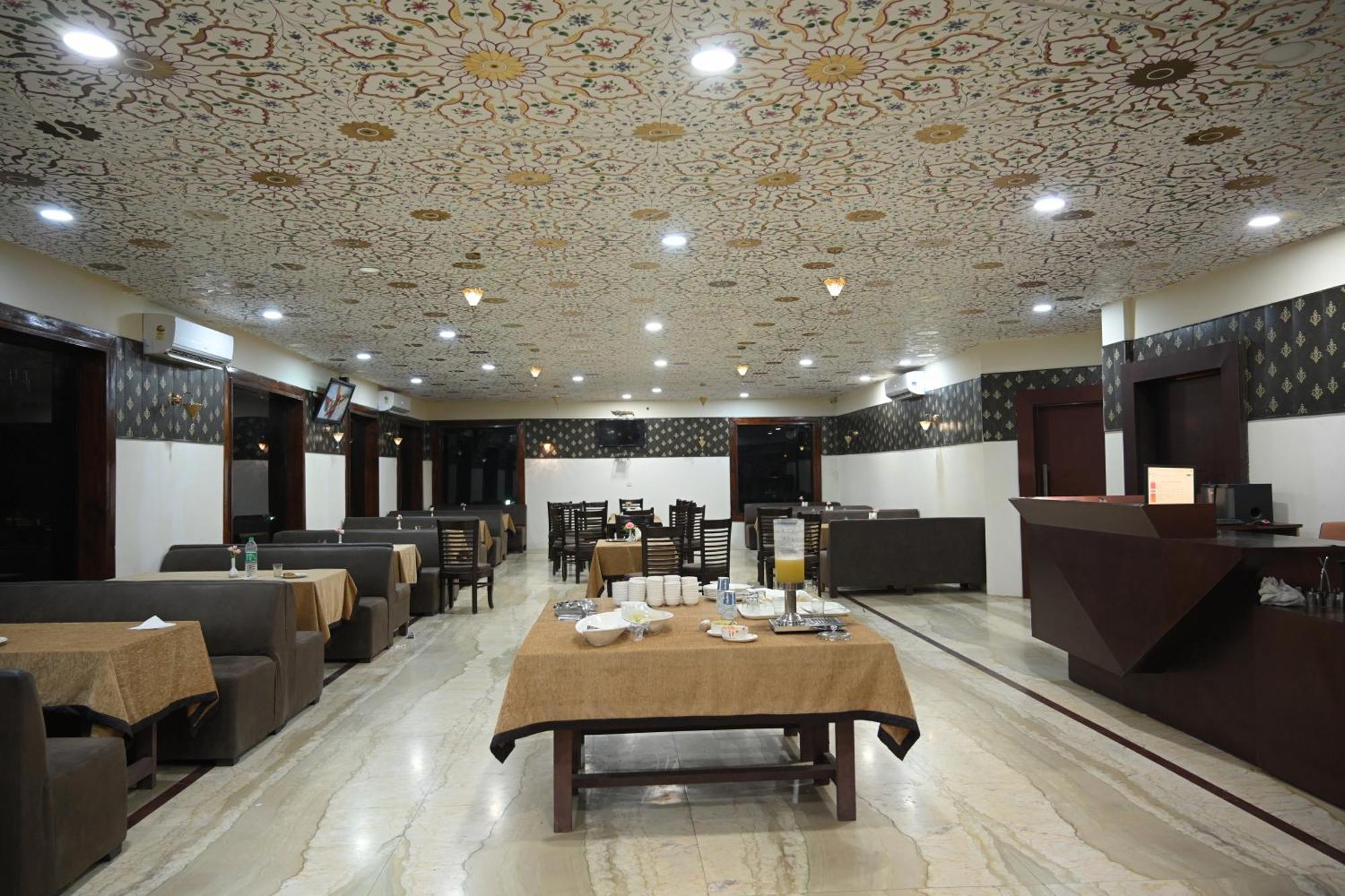 Orchha Club And Resort - Ocr 外观 照片