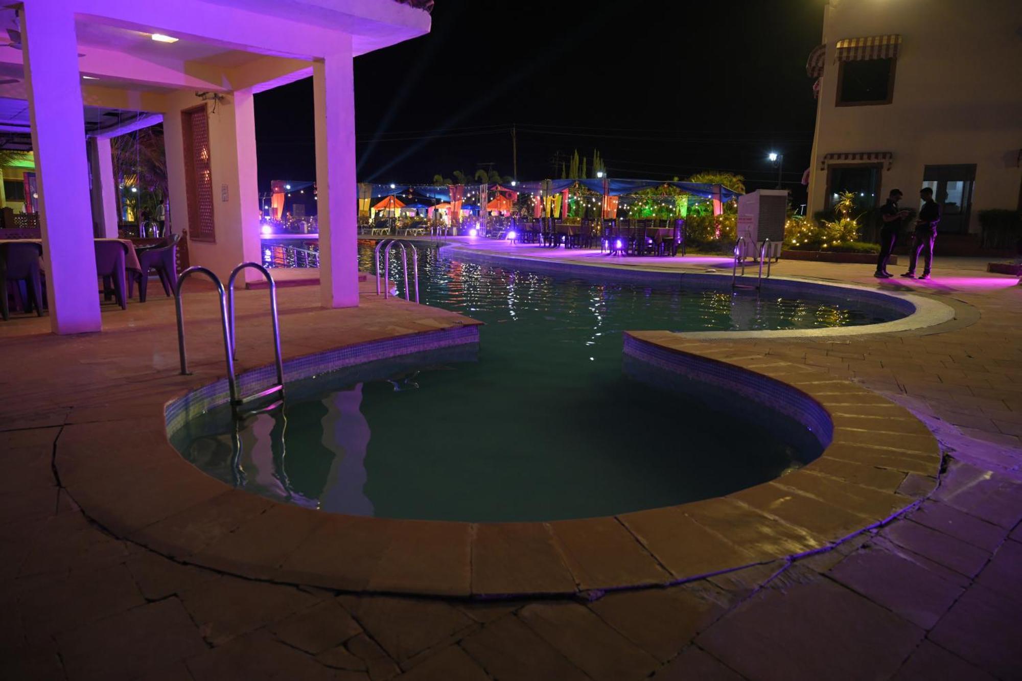 Orchha Club And Resort - Ocr 外观 照片