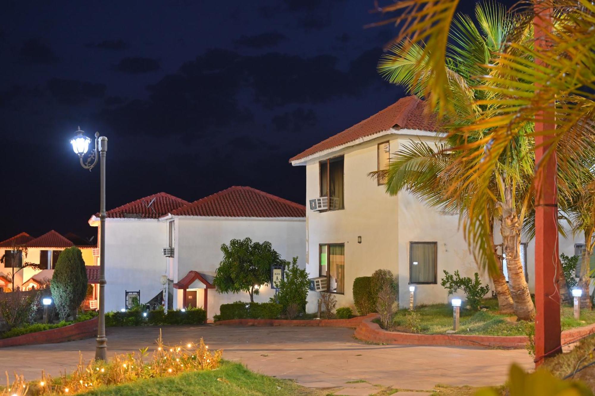 Orchha Club And Resort - Ocr 外观 照片