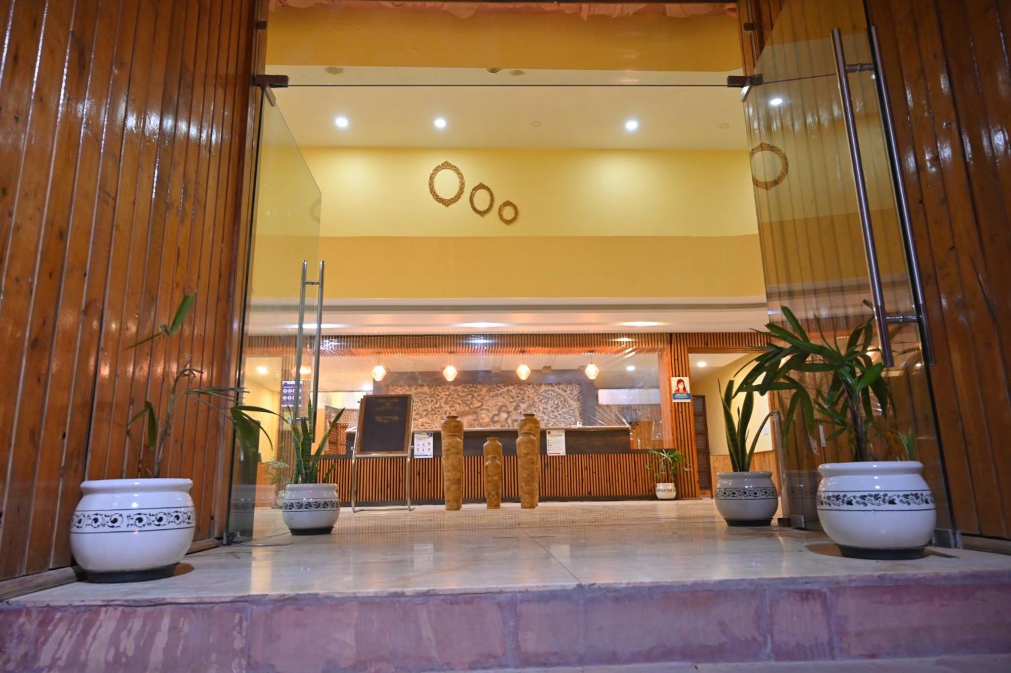 Orchha Club And Resort - Ocr 外观 照片