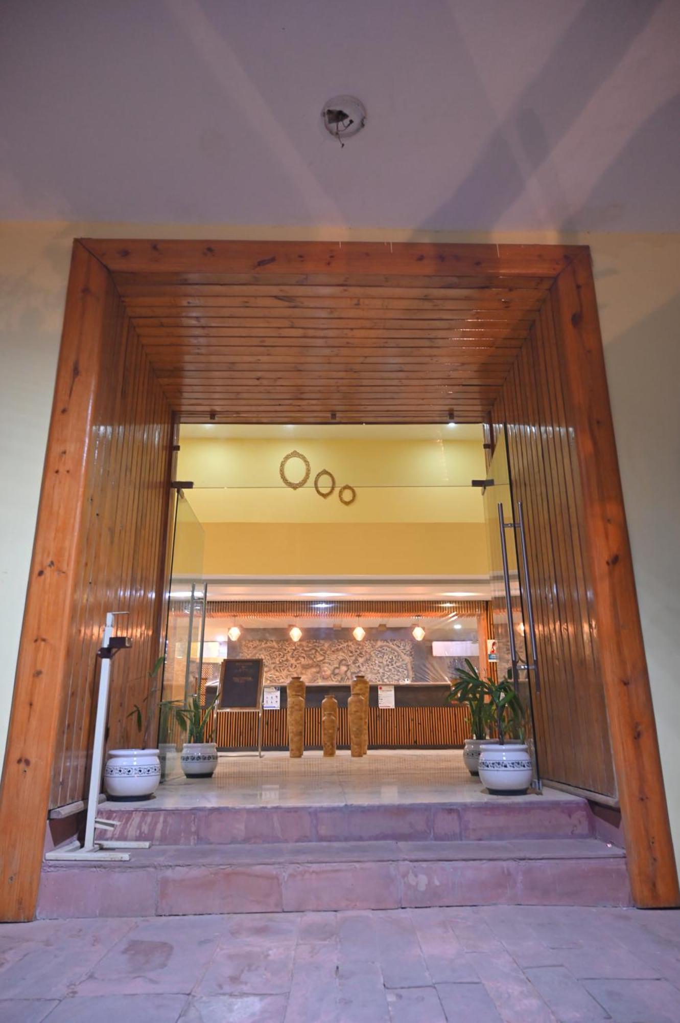 Orchha Club And Resort - Ocr 外观 照片