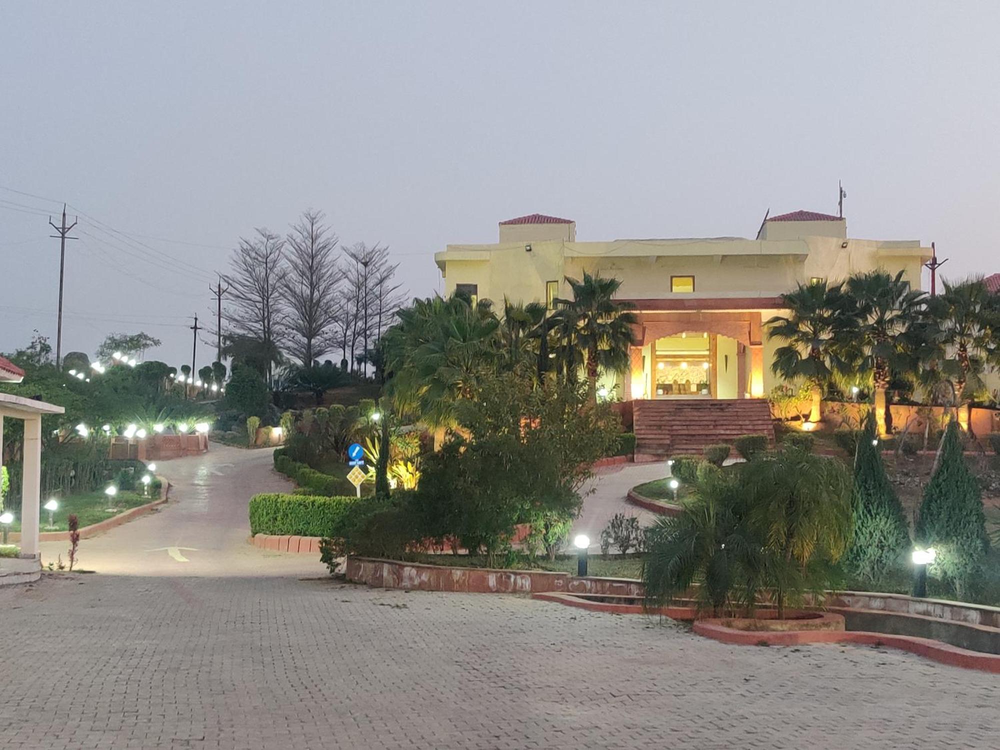 Orchha Club And Resort - Ocr 外观 照片